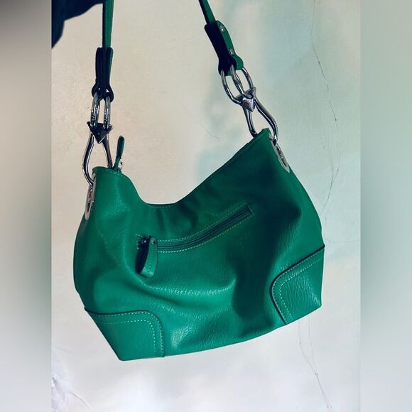 Chic Green Shoulder Bag - Picture 2 of 5